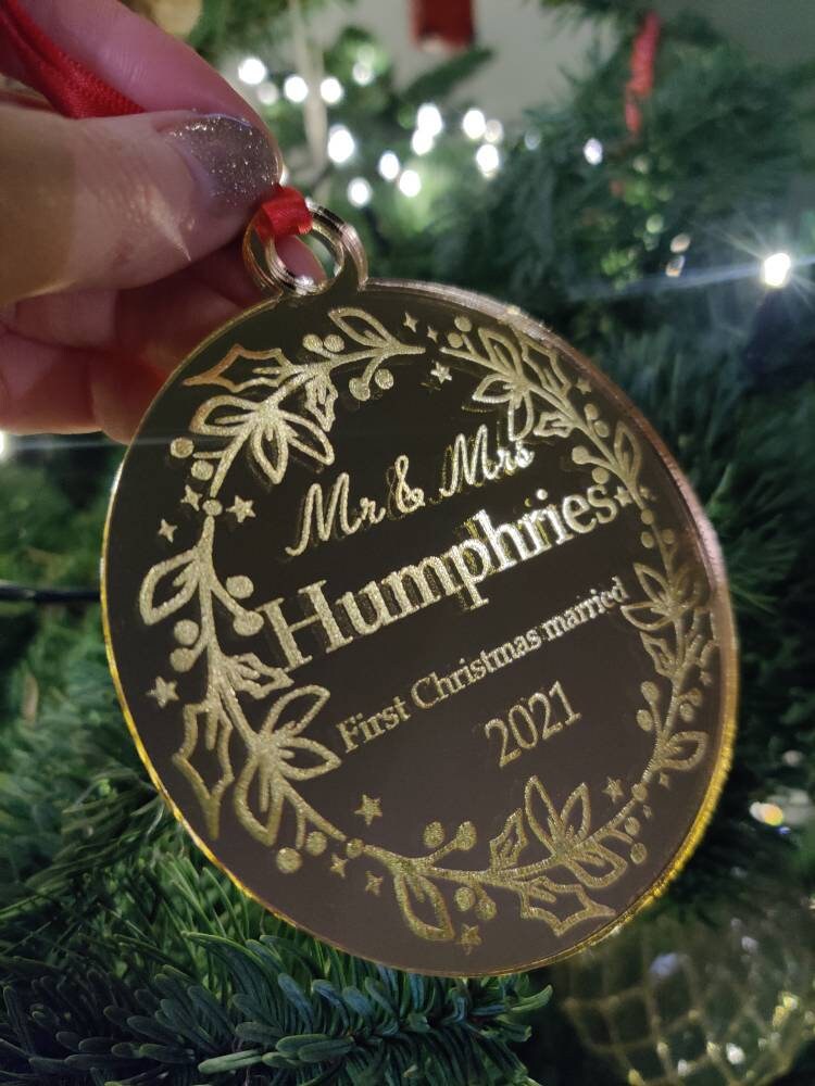 First Christmas Married. Personalised decoration. Mr & Mrs.