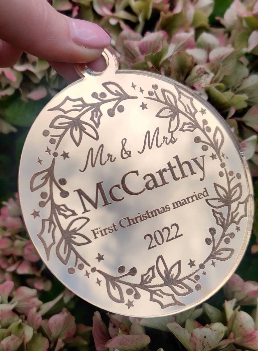 First Christmas Married. Personalised decoration. Mr & Mrs.