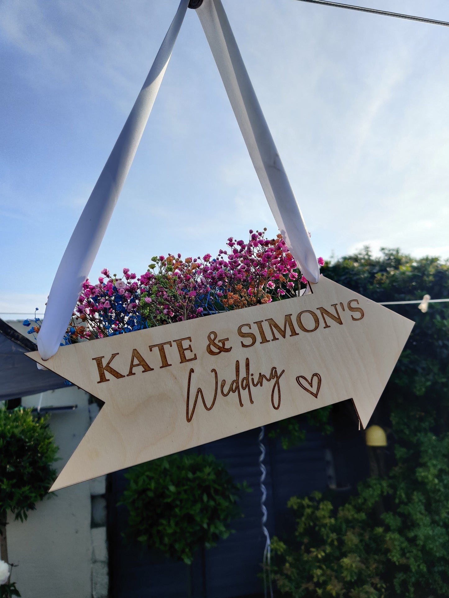 Wedding arrow sign