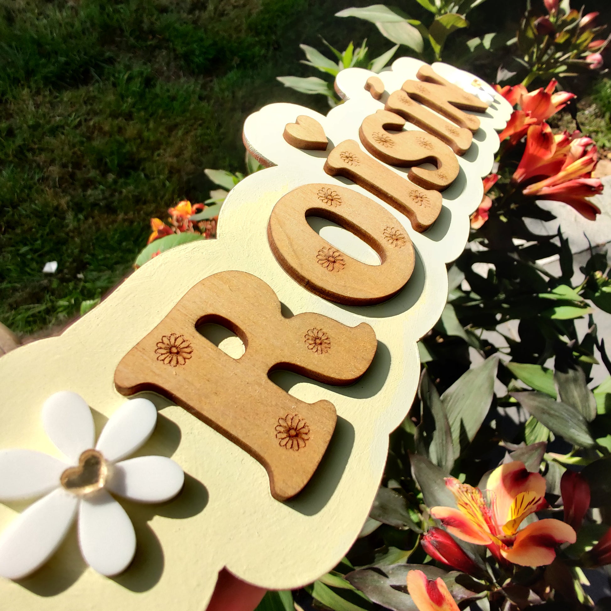 Daisy name sign