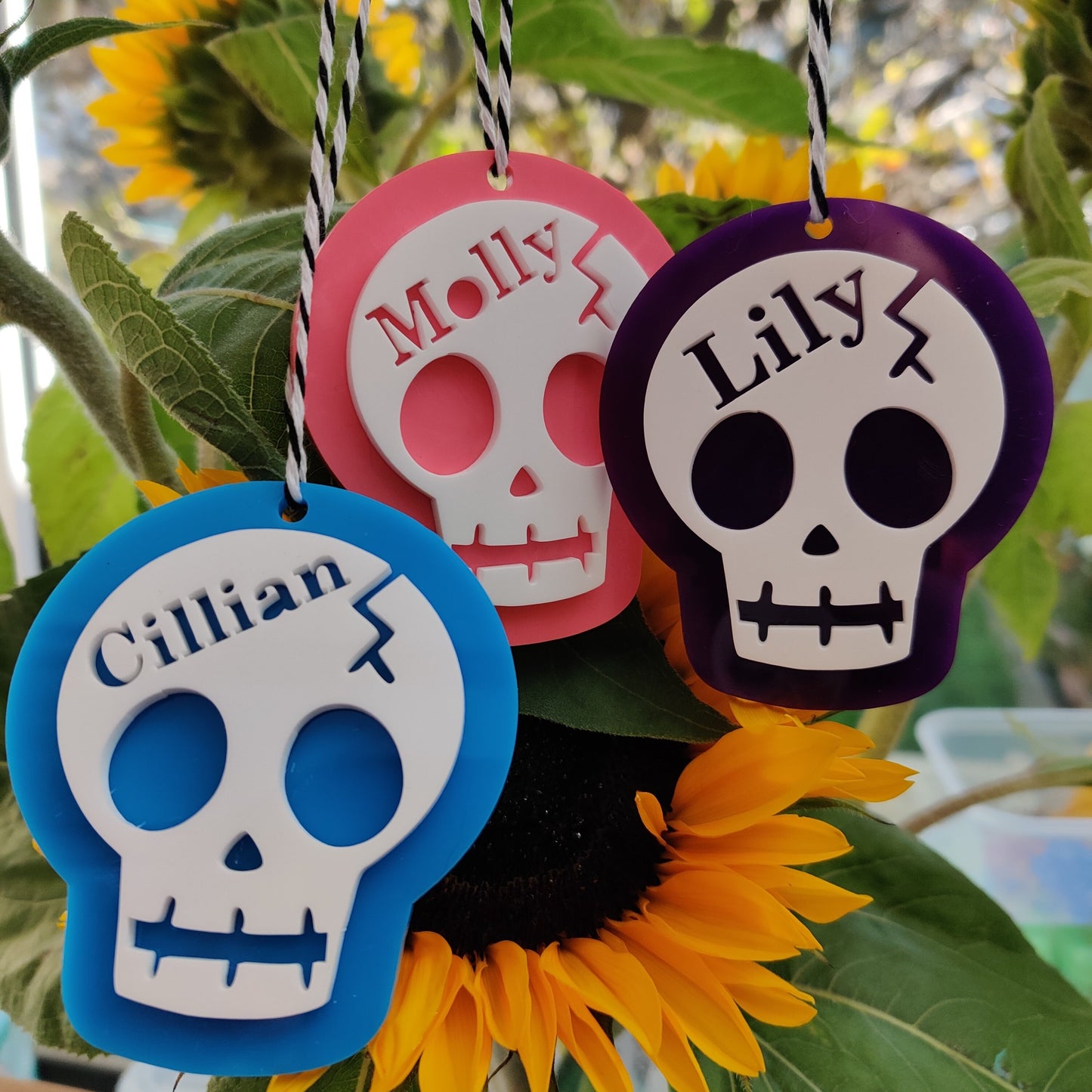 Halloween skull basket tag